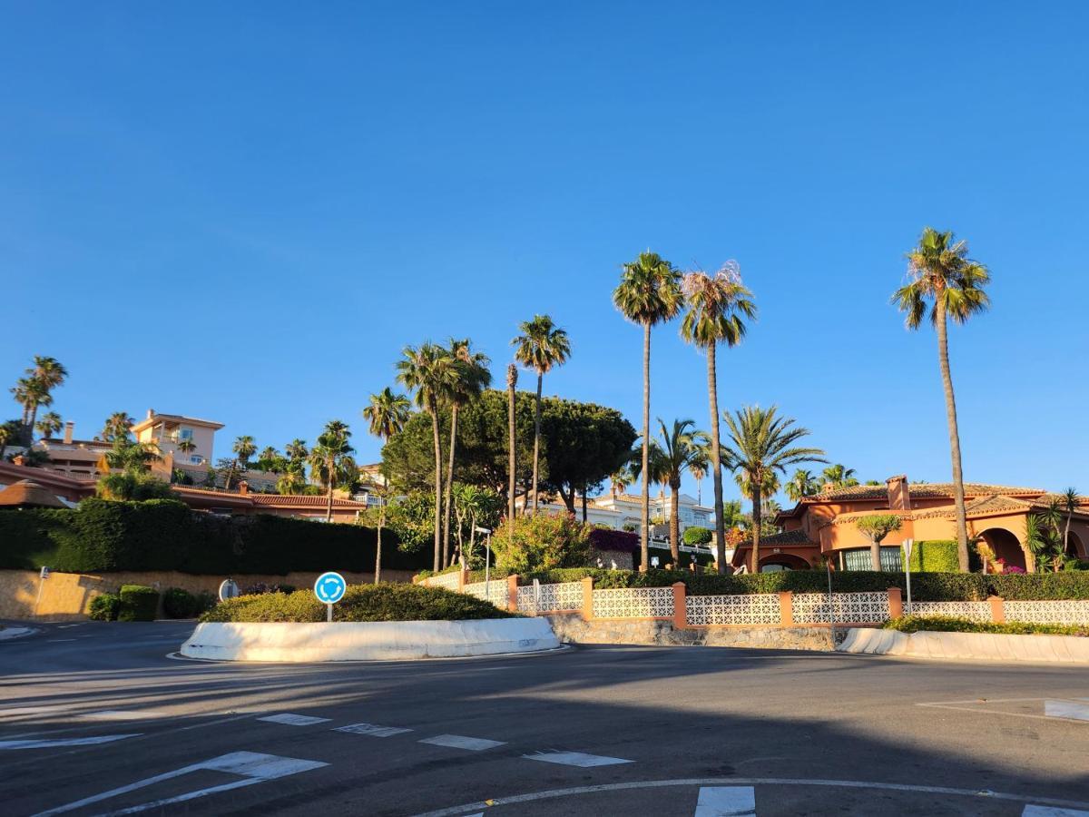 Deluxe Studio Athos 50 Mp Garden Patio Benalmadena Golf & Beach Exterior photo